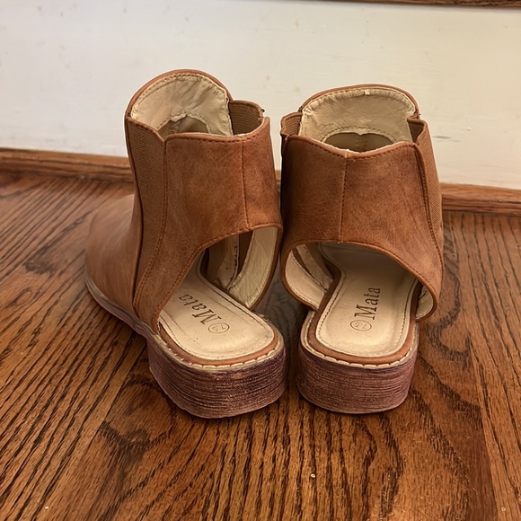 Open toe booties - Picture 5 of 7